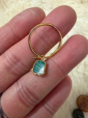 MINI PYRAMID CHARM HOOP EARRINGS